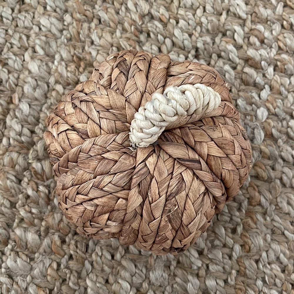 WICKER RATTON FESTIVE PUMPKIN - Picture 3 of 3